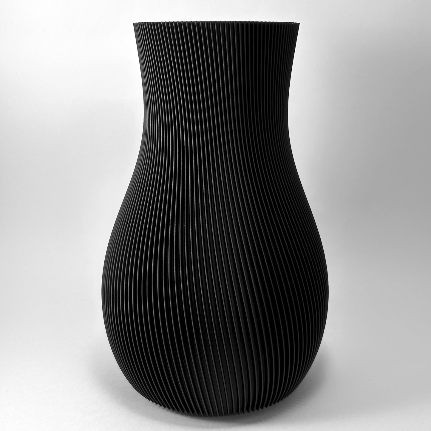 Luma Vase - 16 cm - Sort